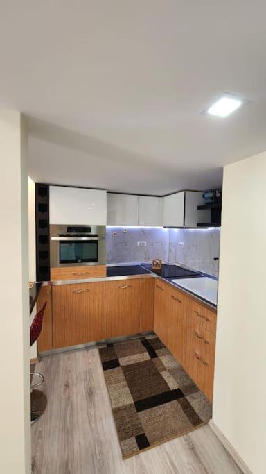 Debis' Downtown Sanctuary Apartment *