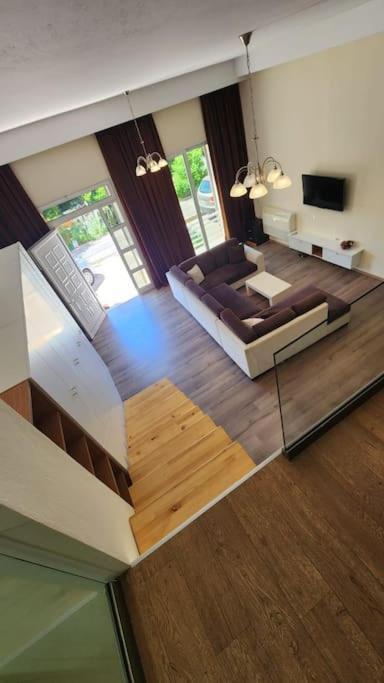 Debis' Downtown Sanctuary Tirana